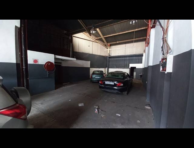 150M² WAREHOUSE TO LET IN CITY WEST